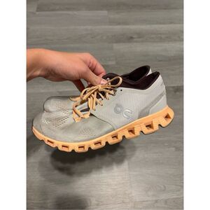 On Cloud Womens Cloud X Running Shoes Gray, Orange, and Purple Size 8 Women’s